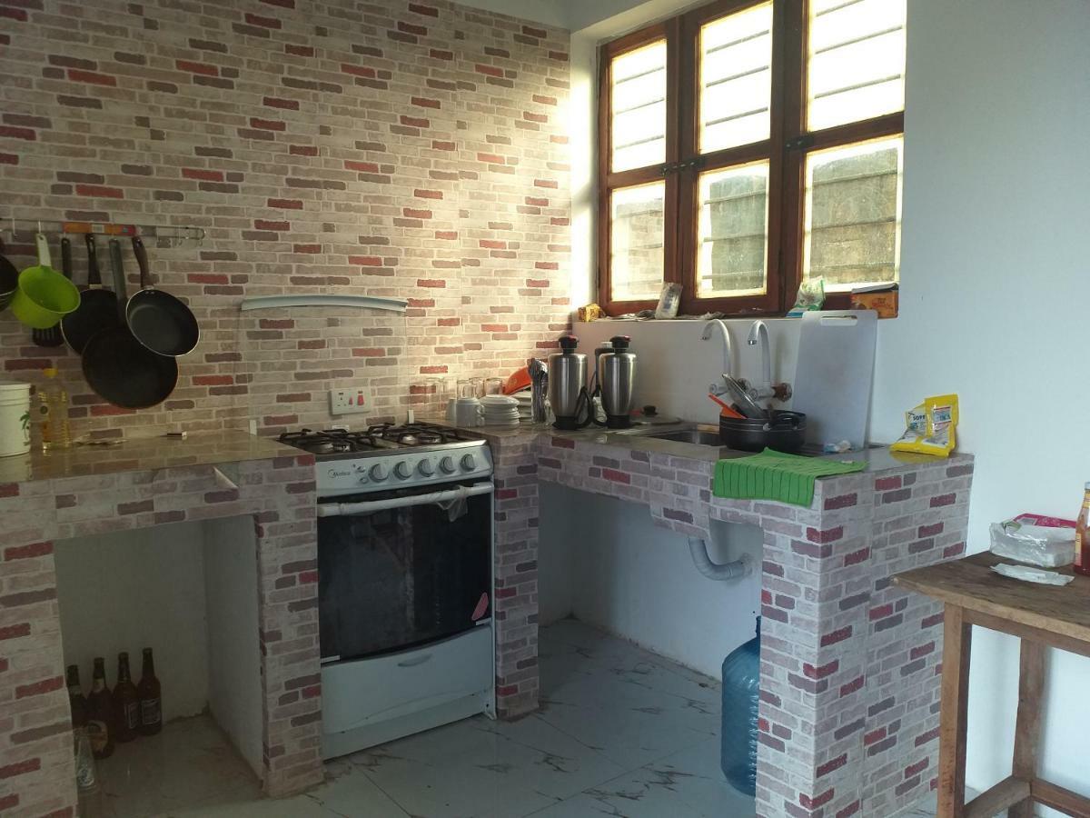 Malik Villa-matemwe And Restaurant 2*
