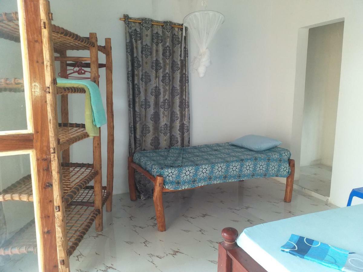Malik Villa-matemwe And Restaurant